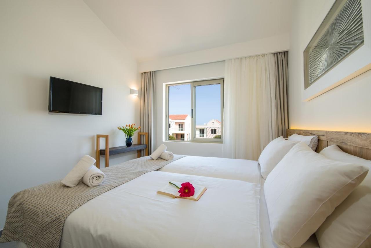 Lotus Aparthotel 2*